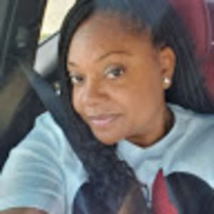 Meet your Posher, Raquel